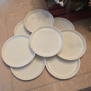 Vintage Le Menu White Plates, Plastic/Melamine, 7.75", Set of 8,One Small Crack